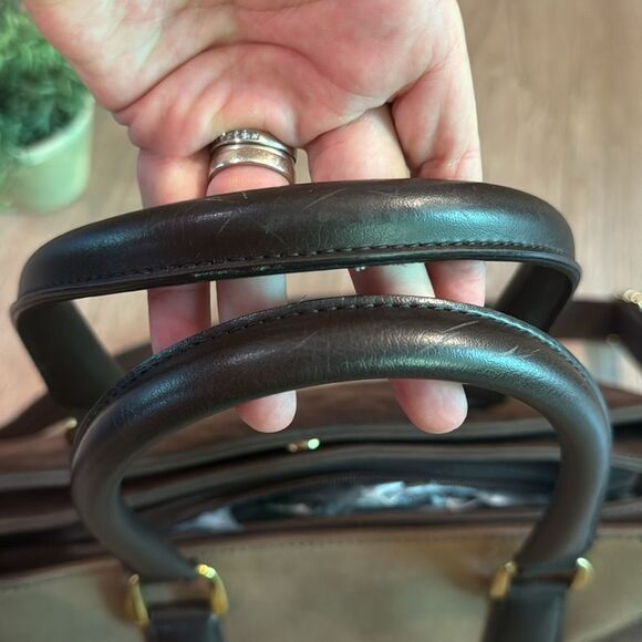 DIANE VON FURSTENBERG DVF FAUX SUEDE TRIPLE COMPARTMENT TRAVEL OVERNIGHT BAG EUC - Picture 4 of 14